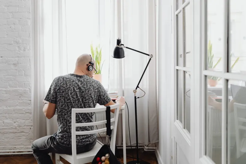 Designing by Ear: How Audio Clichés Are Quietly Composing Your Seasonal Palettes